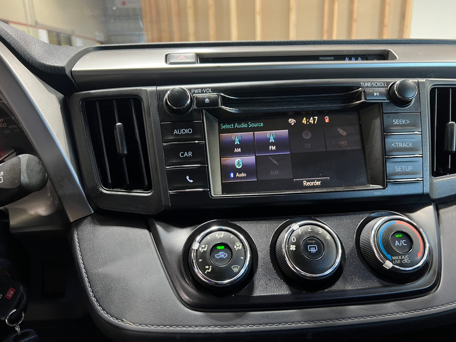 Thumbnail: 2018 Toyota RAV4 - 4