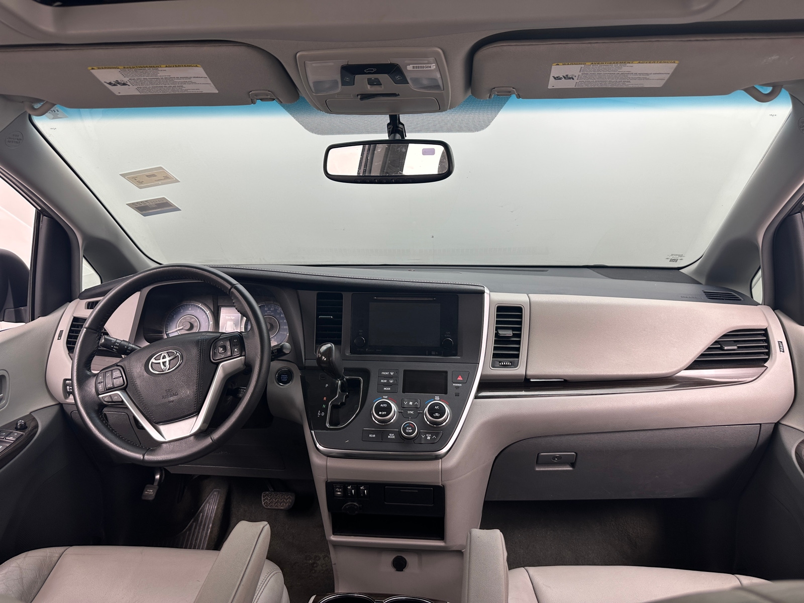 Thumbnail: 2017 Toyota Sienna - 2
