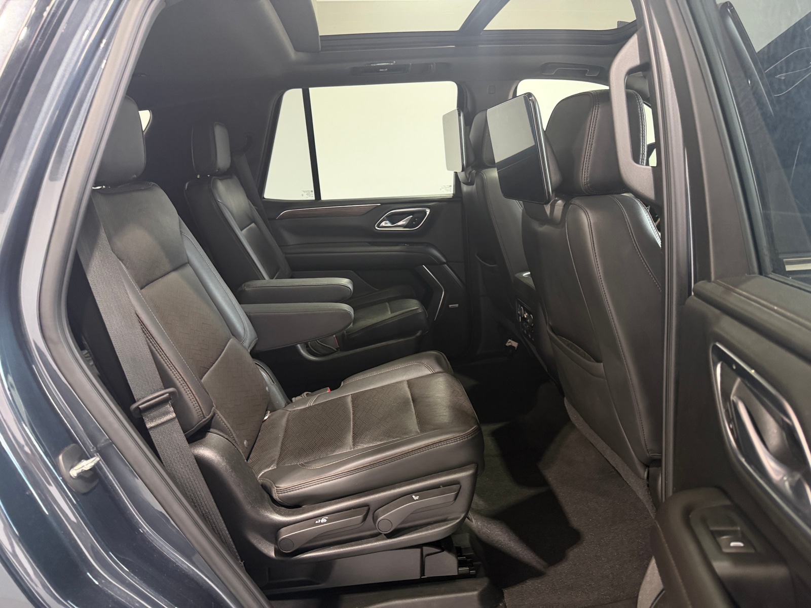 Thumbnail: 2021 Chevrolet Tahoe - 5