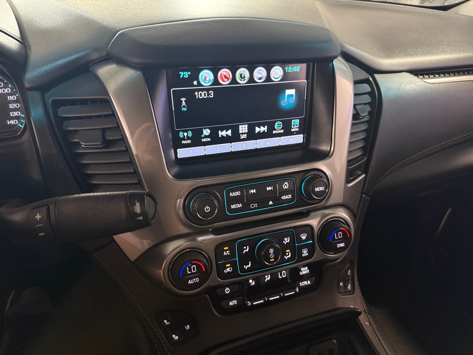 Thumbnail: 2019 Chevrolet Suburban - 3