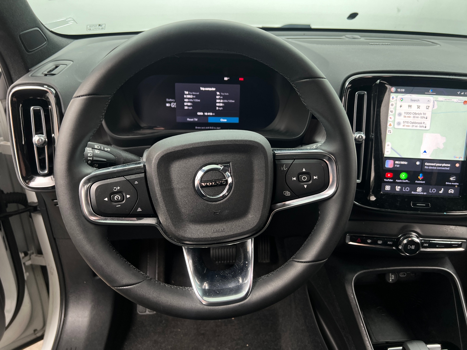 Thumbnail: 2023 Volvo XC40 - 4