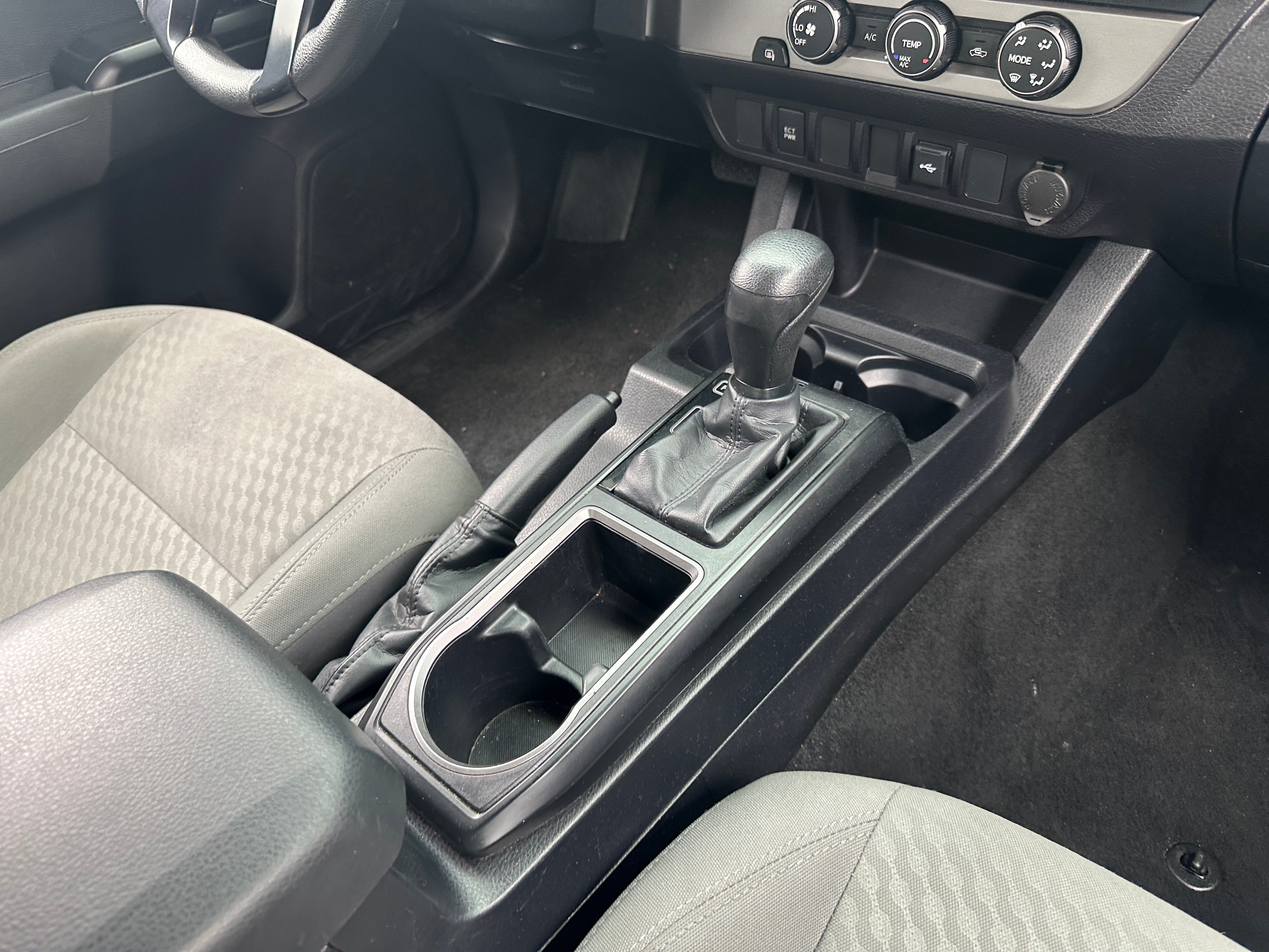 2023 Toyota Tacoma SR - Photo 3