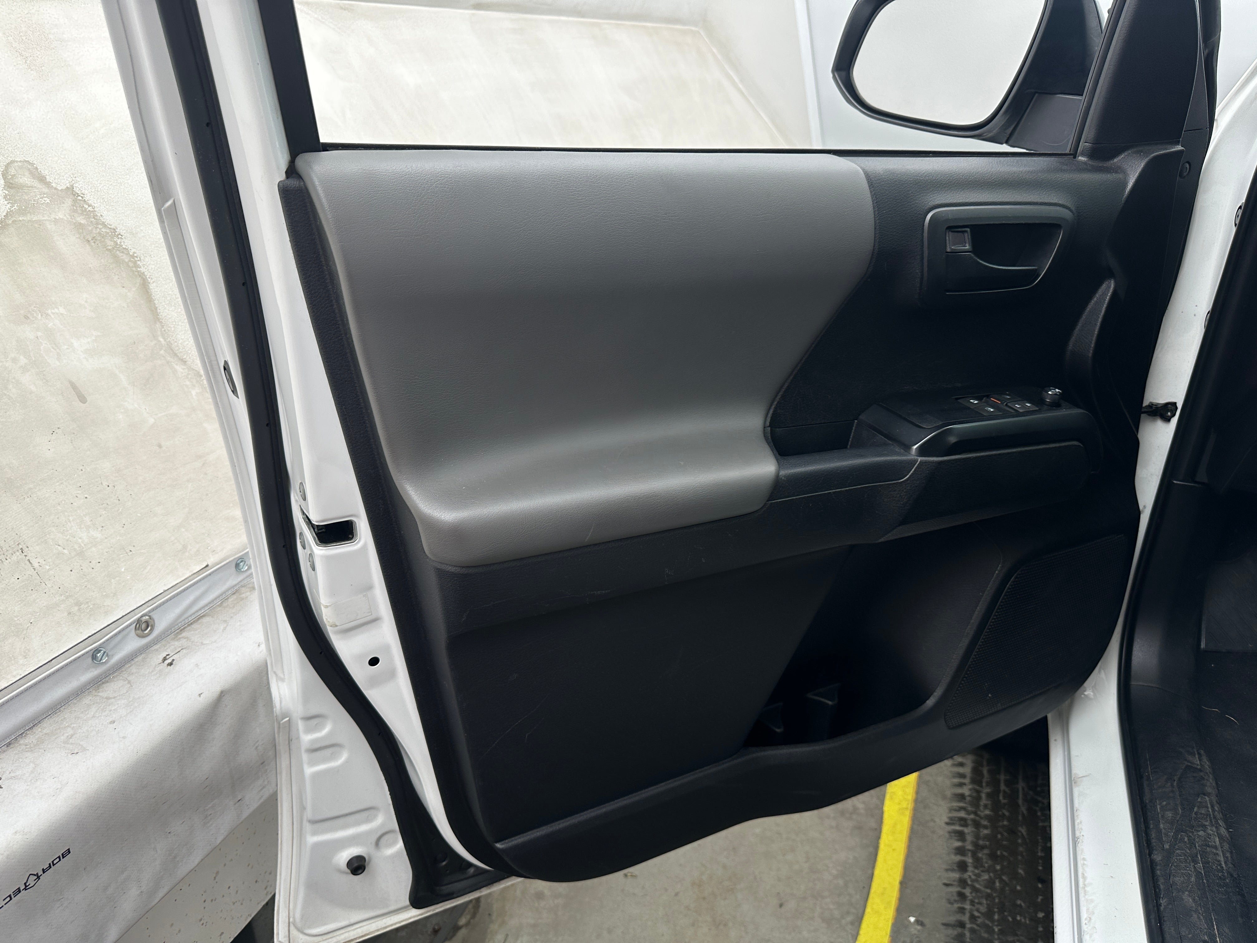 2023 Toyota Tacoma SR - Photo 5