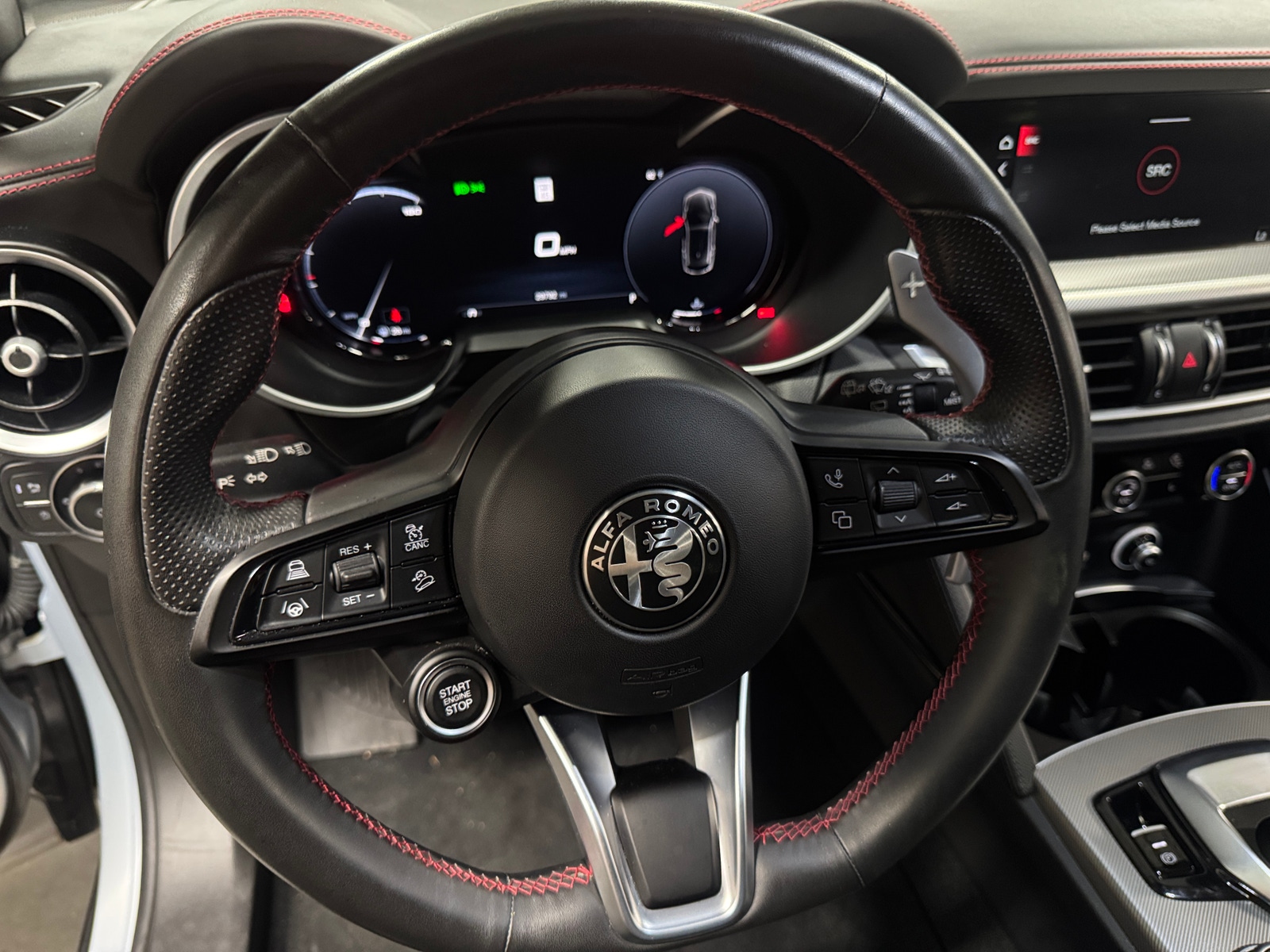 Thumbnail: 2024 Alfa Romeo Stelvio - 4
