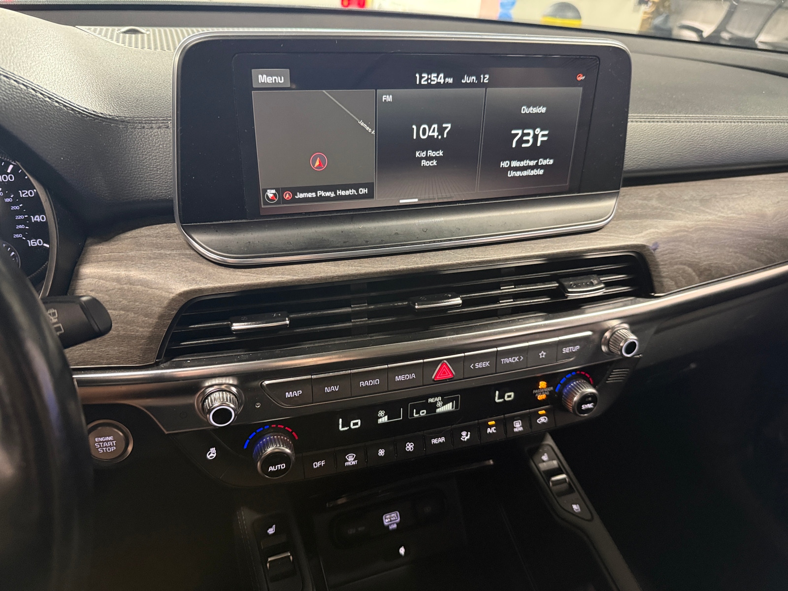 Thumbnail: 2020 Kia Telluride - 3