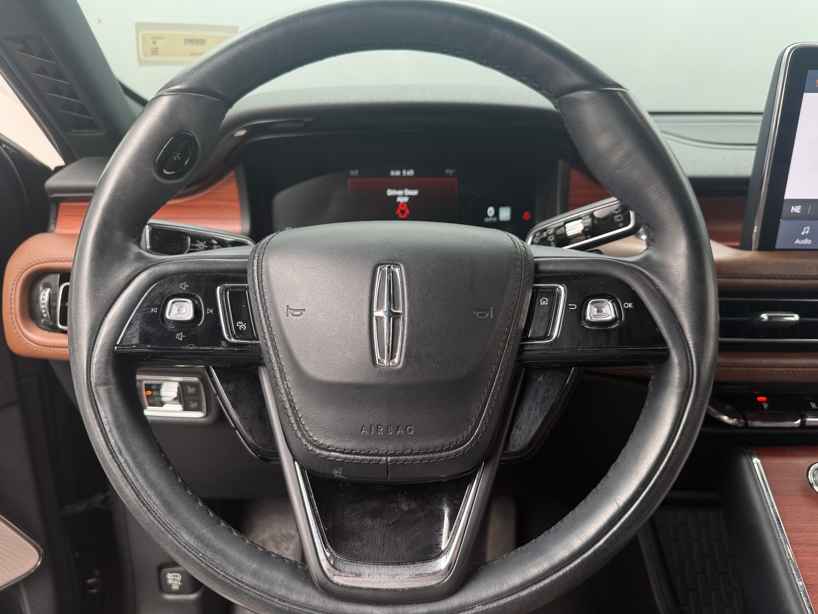 Thumbnail: 2020 Lincoln Aviator - 4