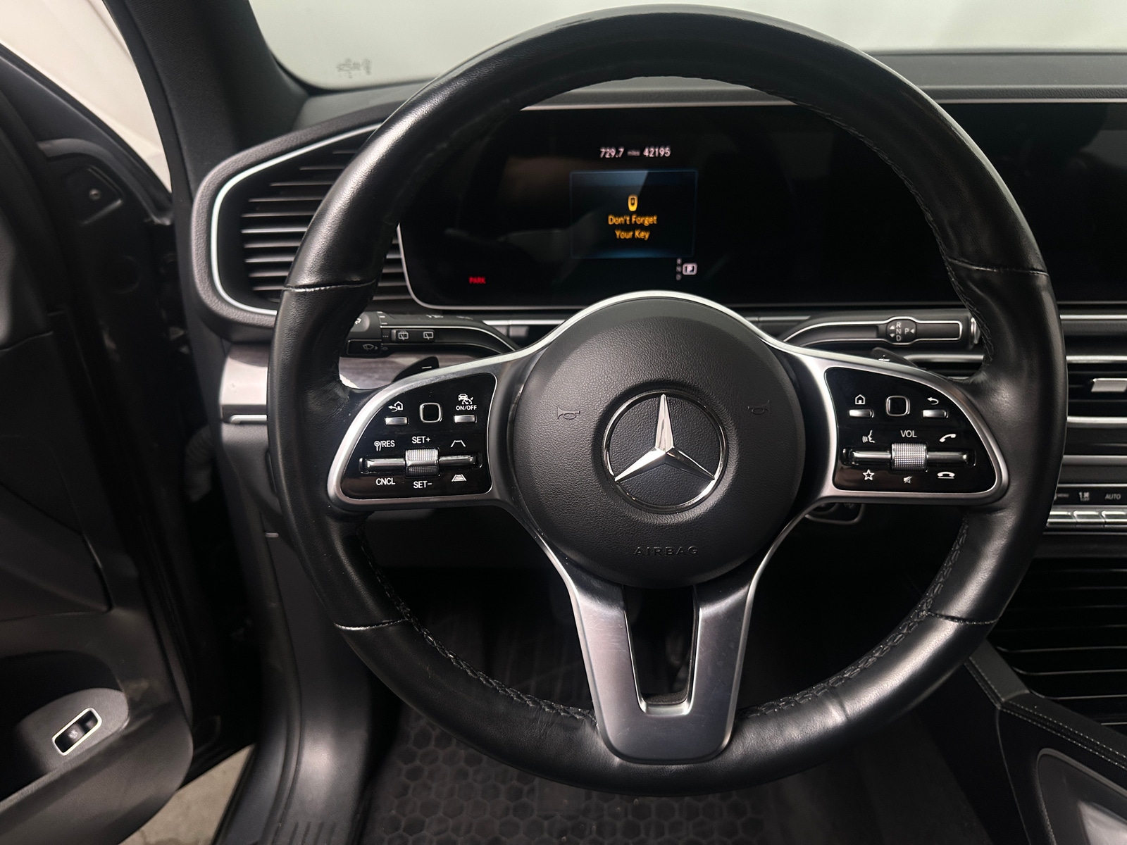 Thumbnail: 2023 Mercedes-Benz GLE - 4