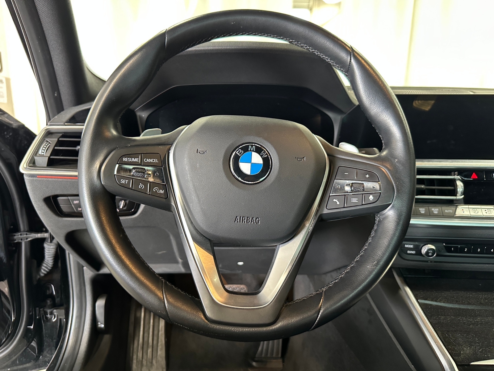Thumbnail: 2022 BMW 3 Series - 4