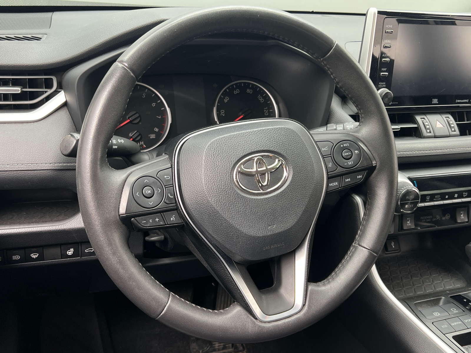 Thumbnail: 2020 Toyota RAV4 - 4