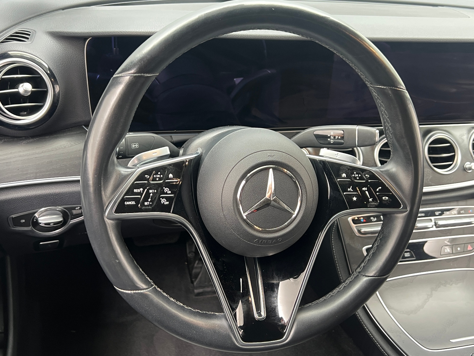 Thumbnail: 2022 Mercedes-Benz E-Class - 4