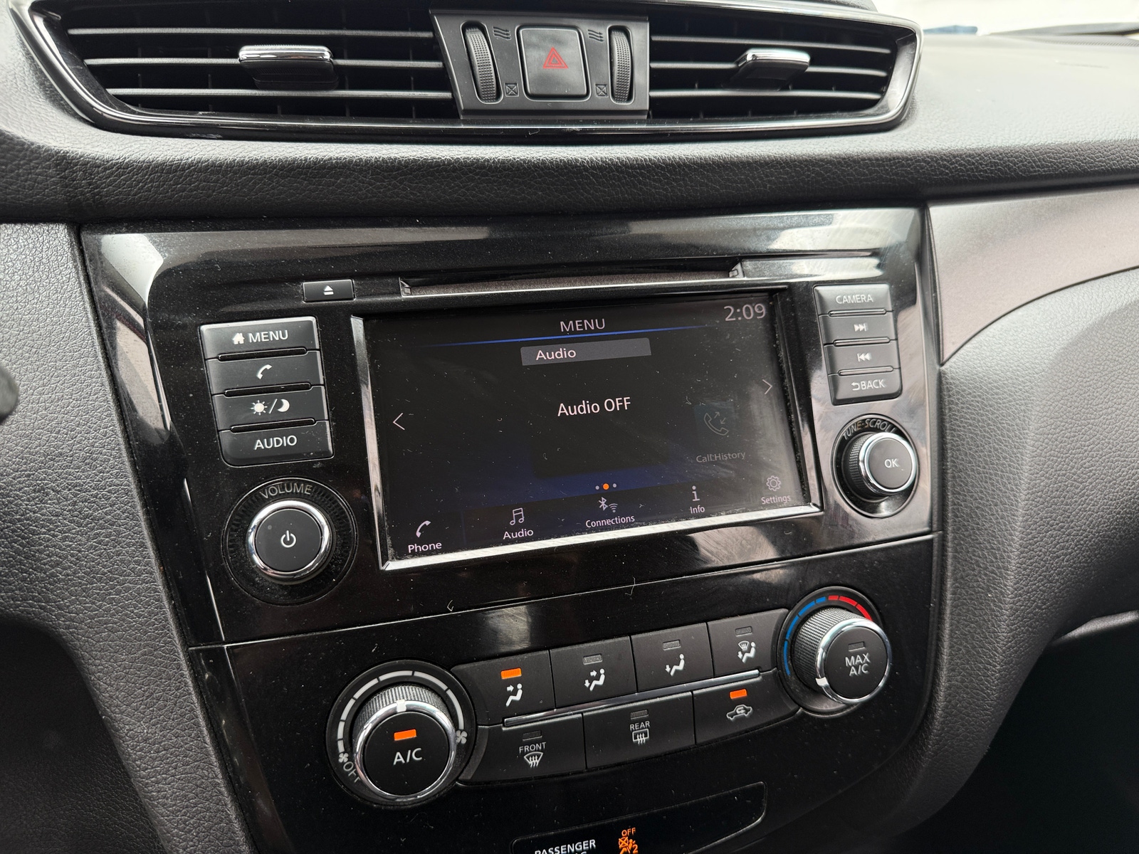 Thumbnail: 2020 Nissan Rogue Sport - 4