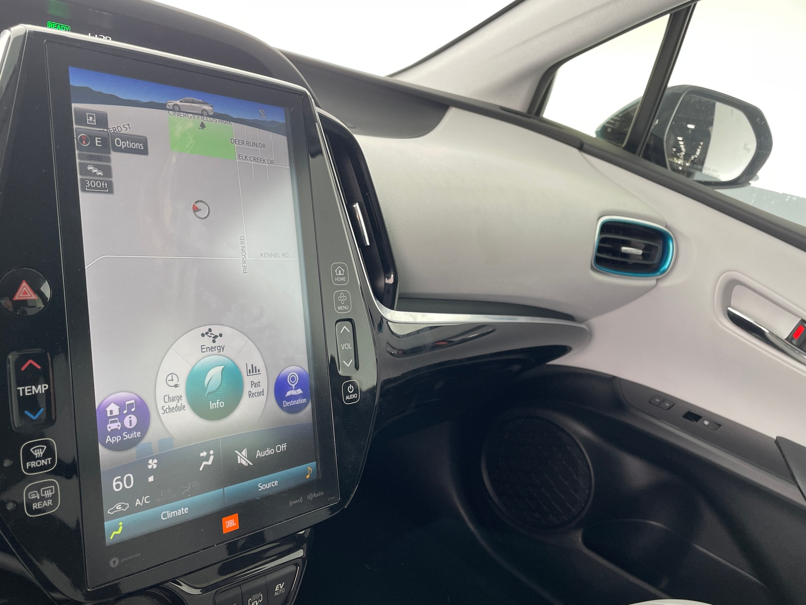 Thumbnail: 2017 Toyota Prius Prime - 3