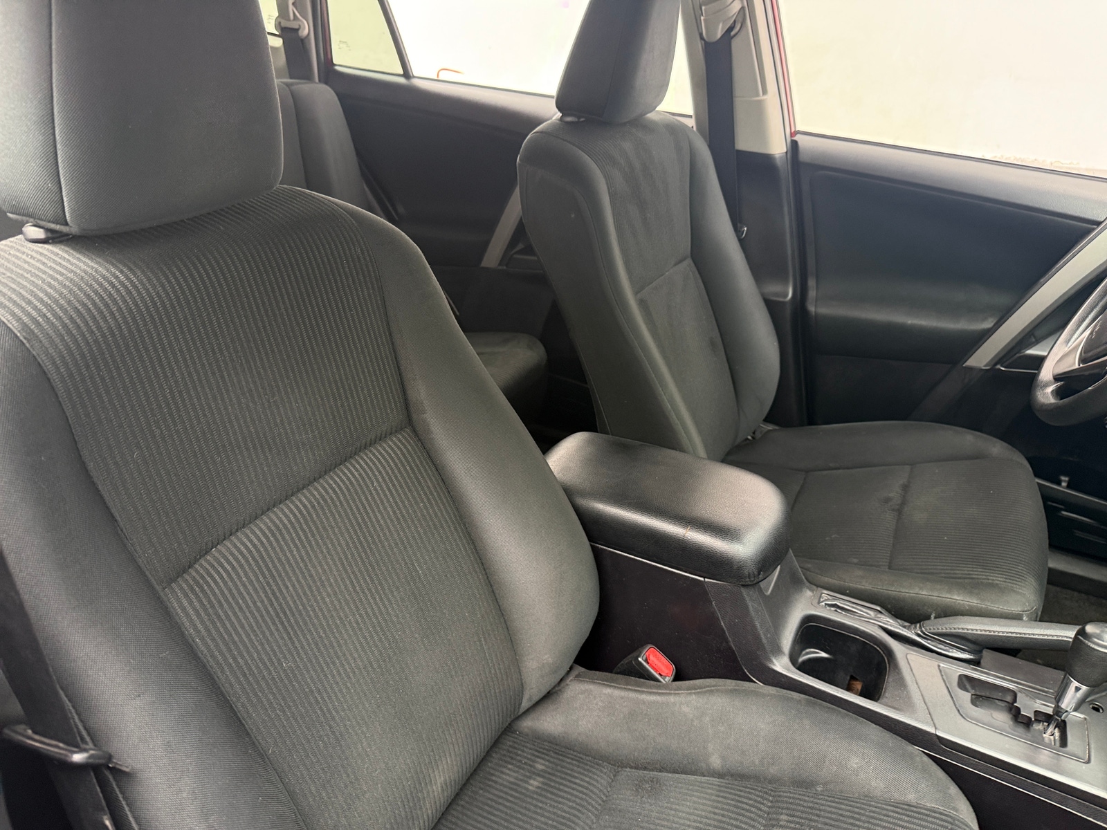 Thumbnail: 2018 Toyota RAV4 - 2