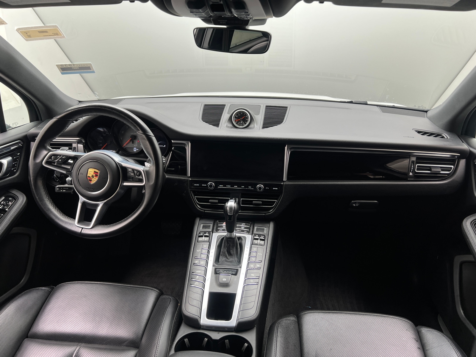 Thumbnail: 2021 Porsche Macan - 2