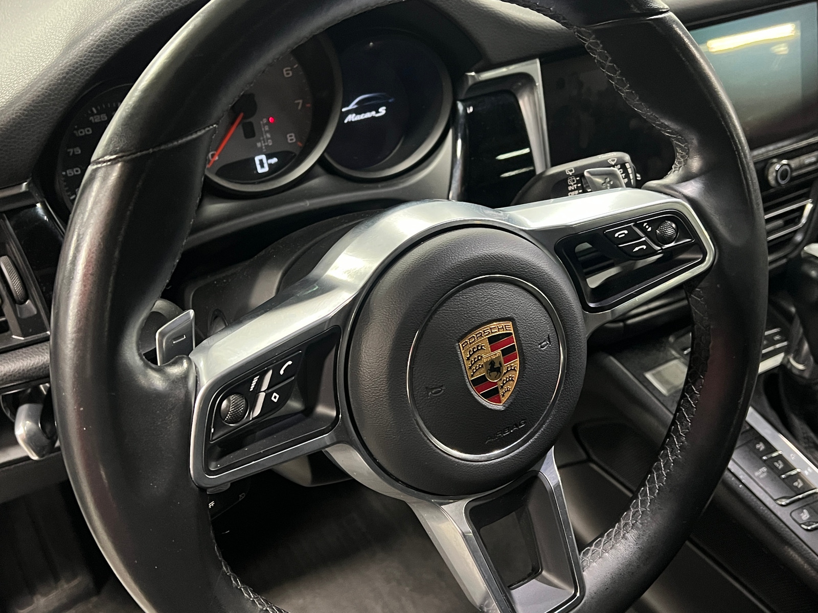 Thumbnail: 2021 Porsche Macan - 4