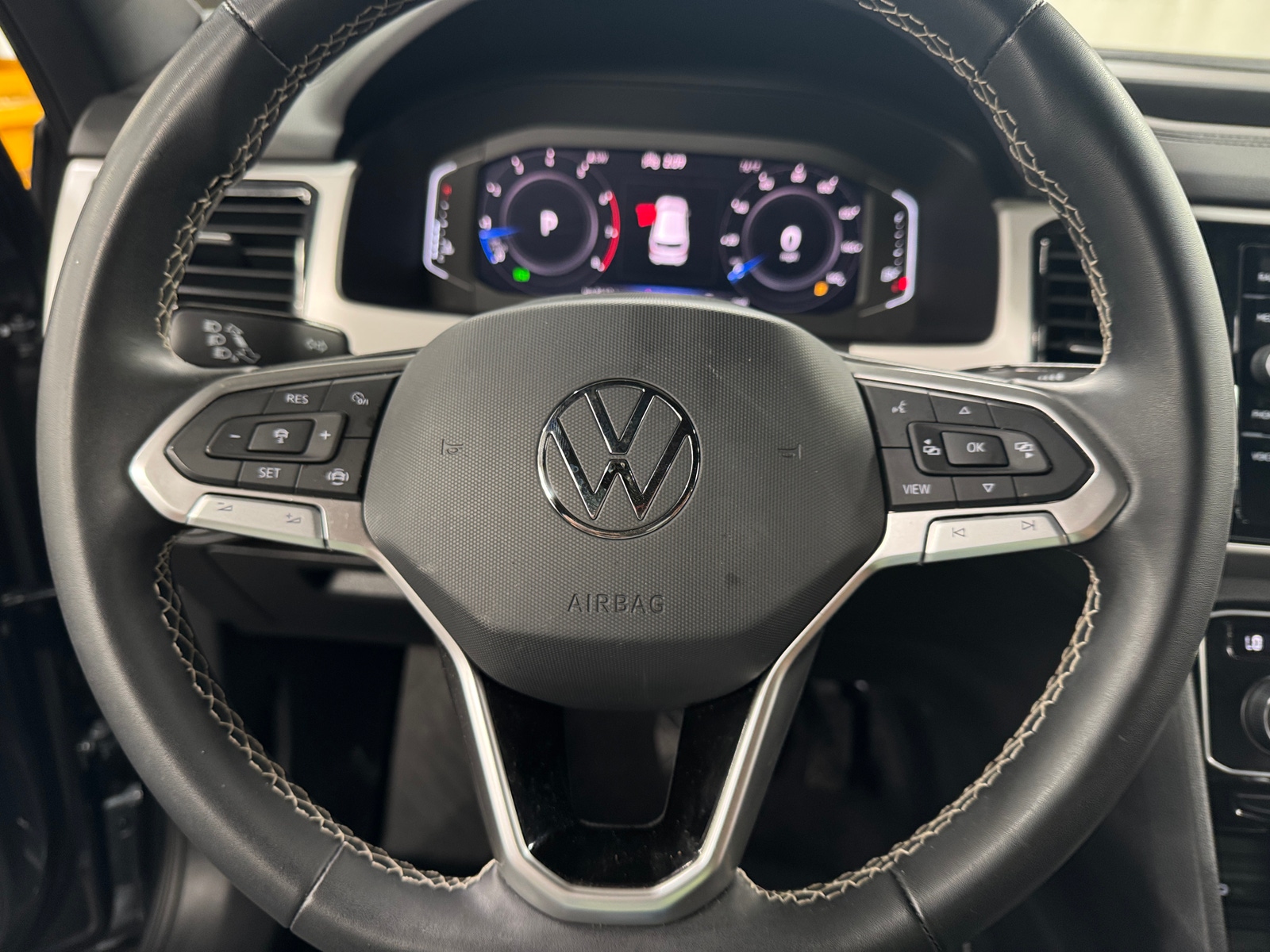 Thumbnail: 2023 Volkswagen Atlas - 4