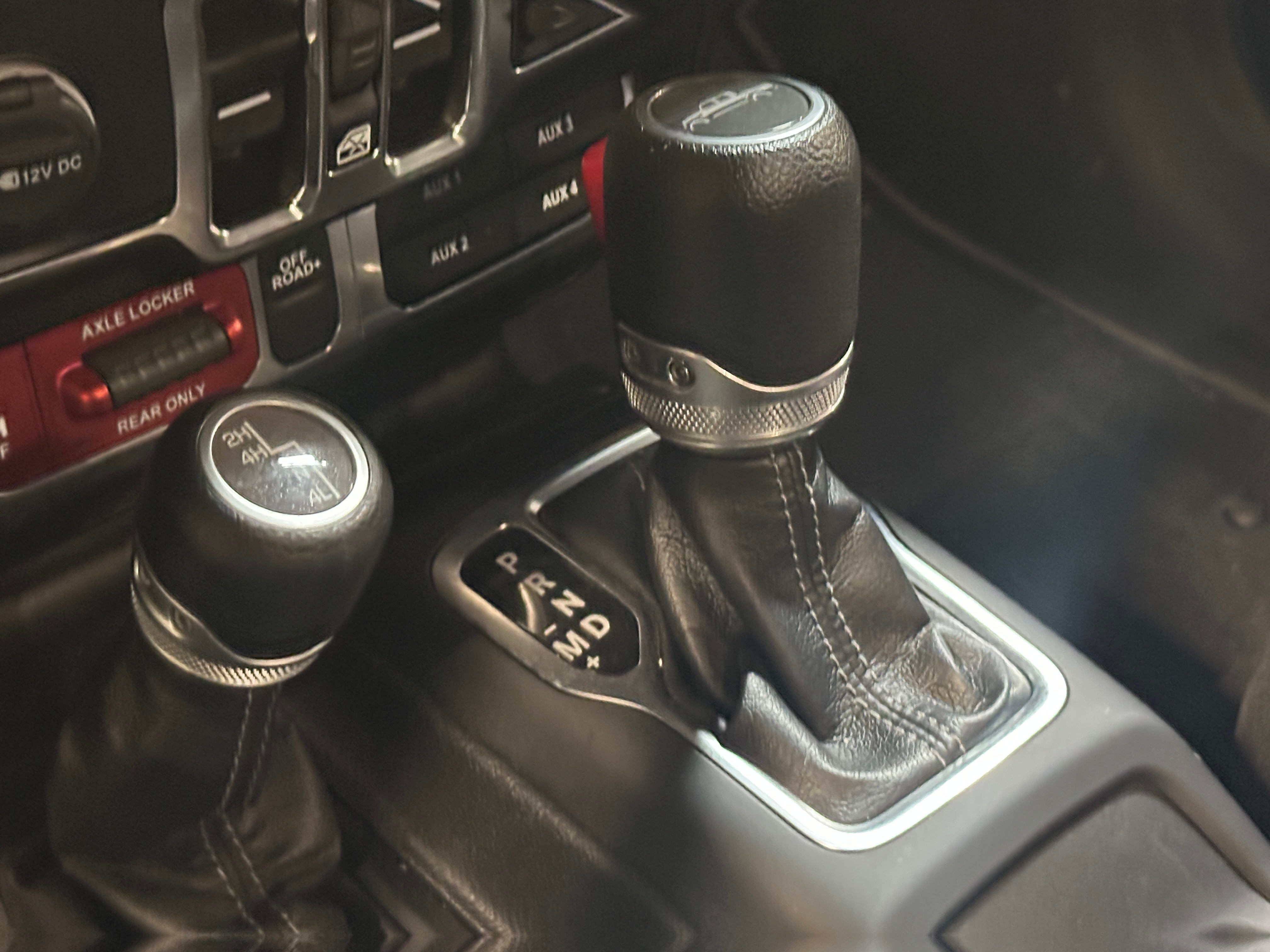 2024 Jeep Gladiator Mojave - Photo 3