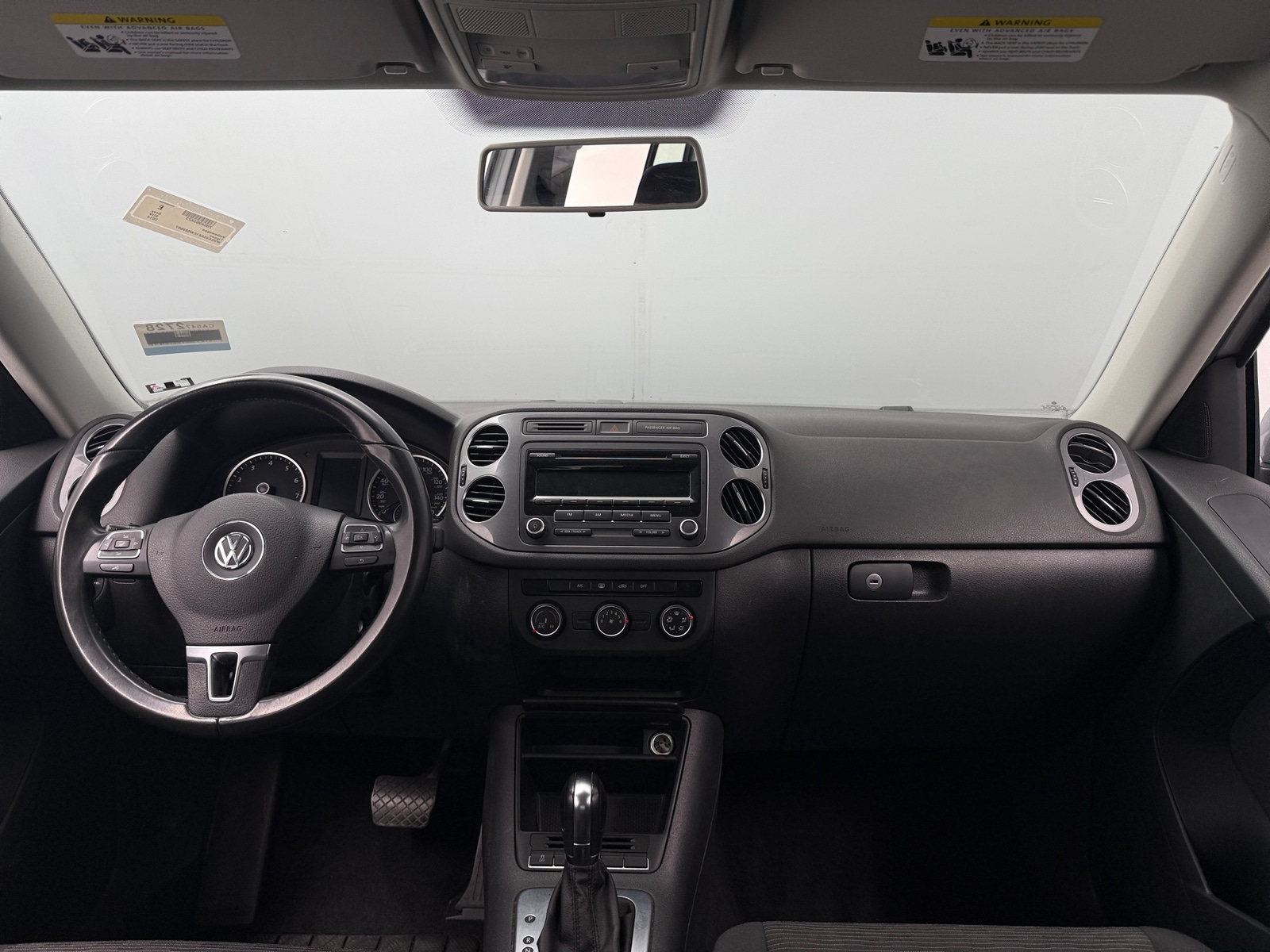 Thumbnail: 2014 Volkswagen Tiguan - 3