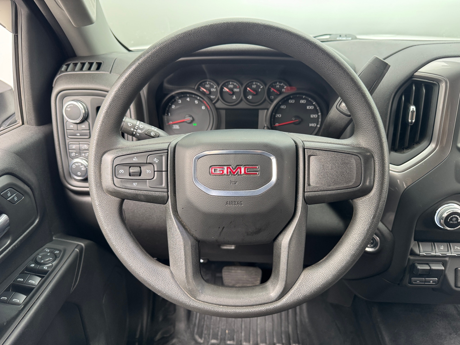 Thumbnail: 2024 GMC Sierra 2500 - 5