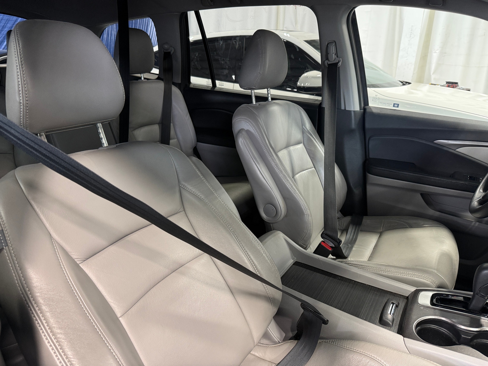 Thumbnail: 2017 Honda Pilot - 2