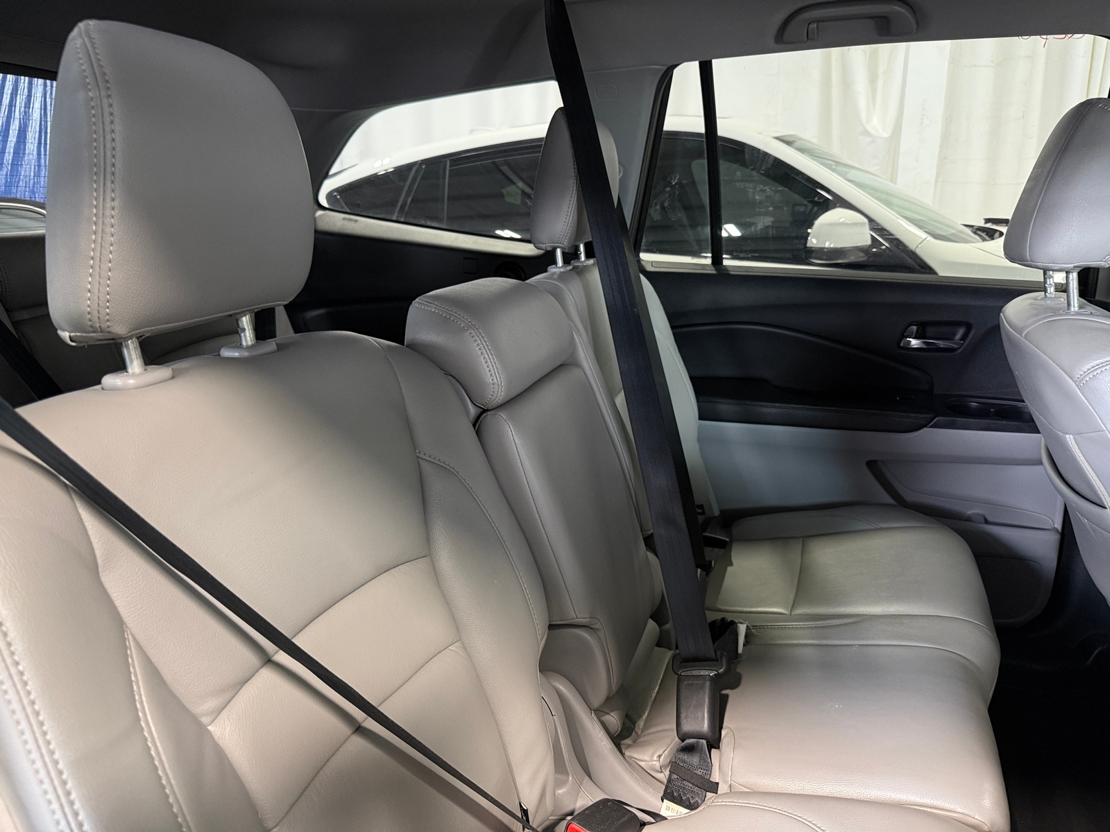 Thumbnail: 2017 Honda Pilot - 6