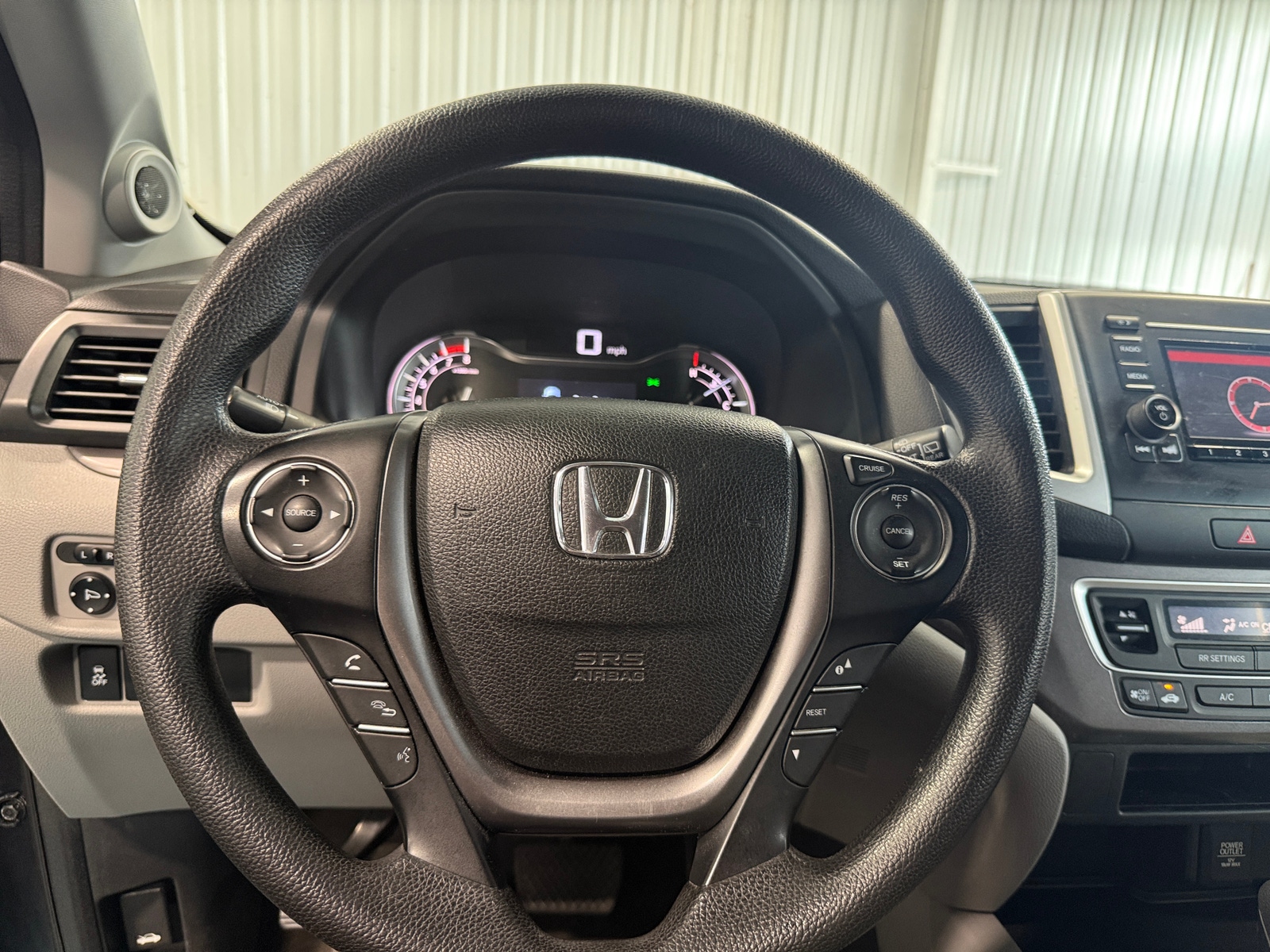 Thumbnail: 2017 Honda Pilot - 5