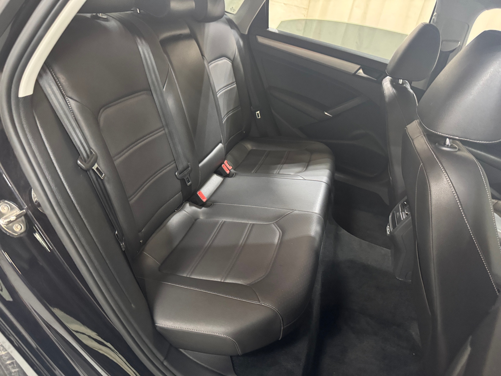 Thumbnail: 2020 Volkswagen Passat - 5