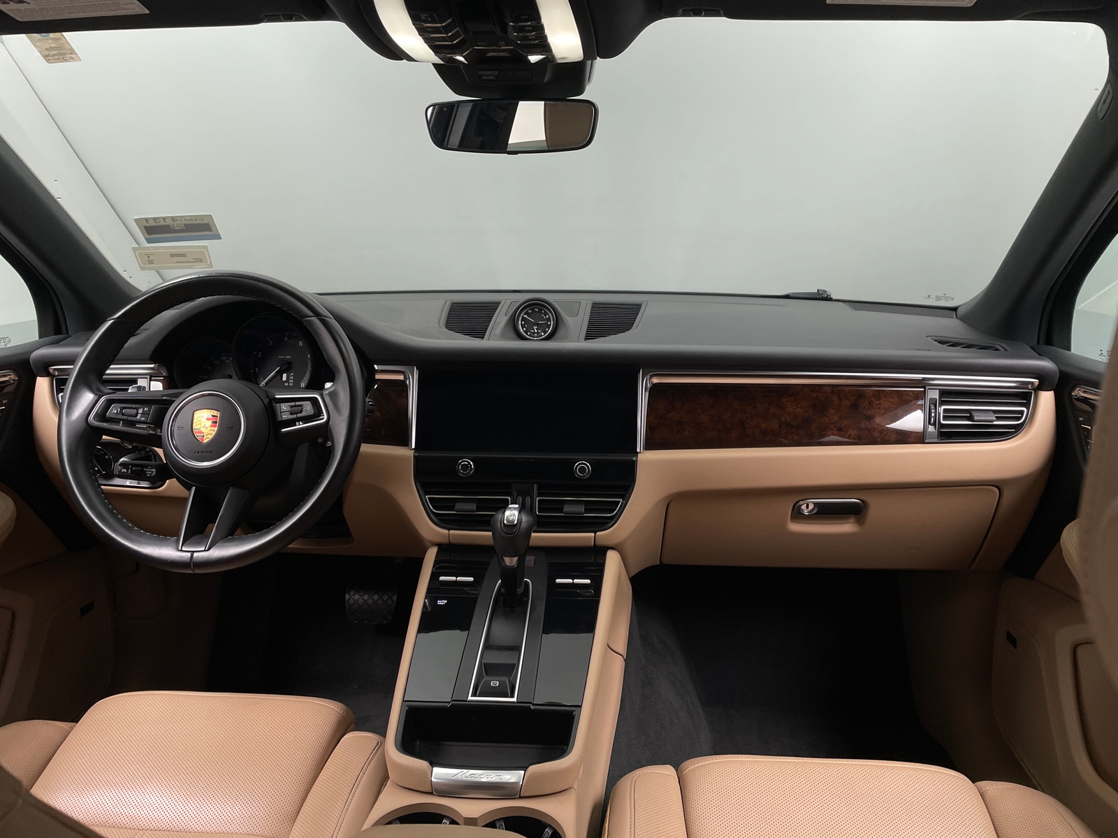Thumbnail: 2023 Porsche Macan - 2