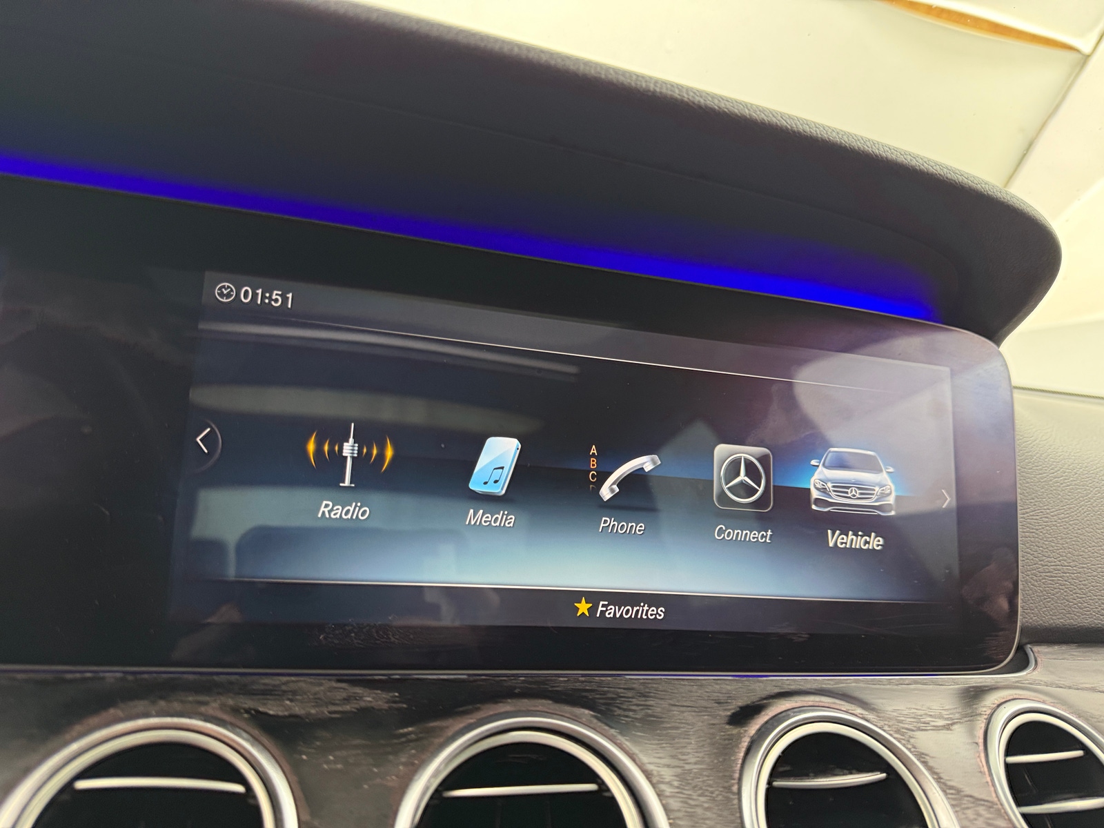 Thumbnail: 2019 Mercedes-Benz E-Class - 3