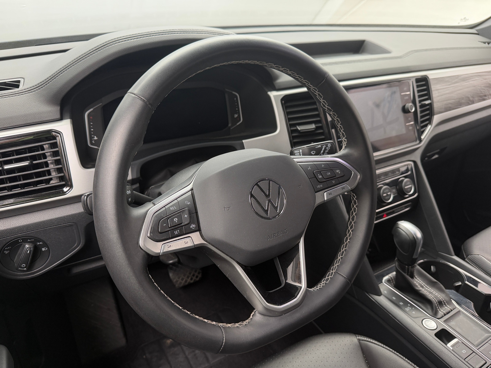 Thumbnail: 2023 Volkswagen Atlas - 4