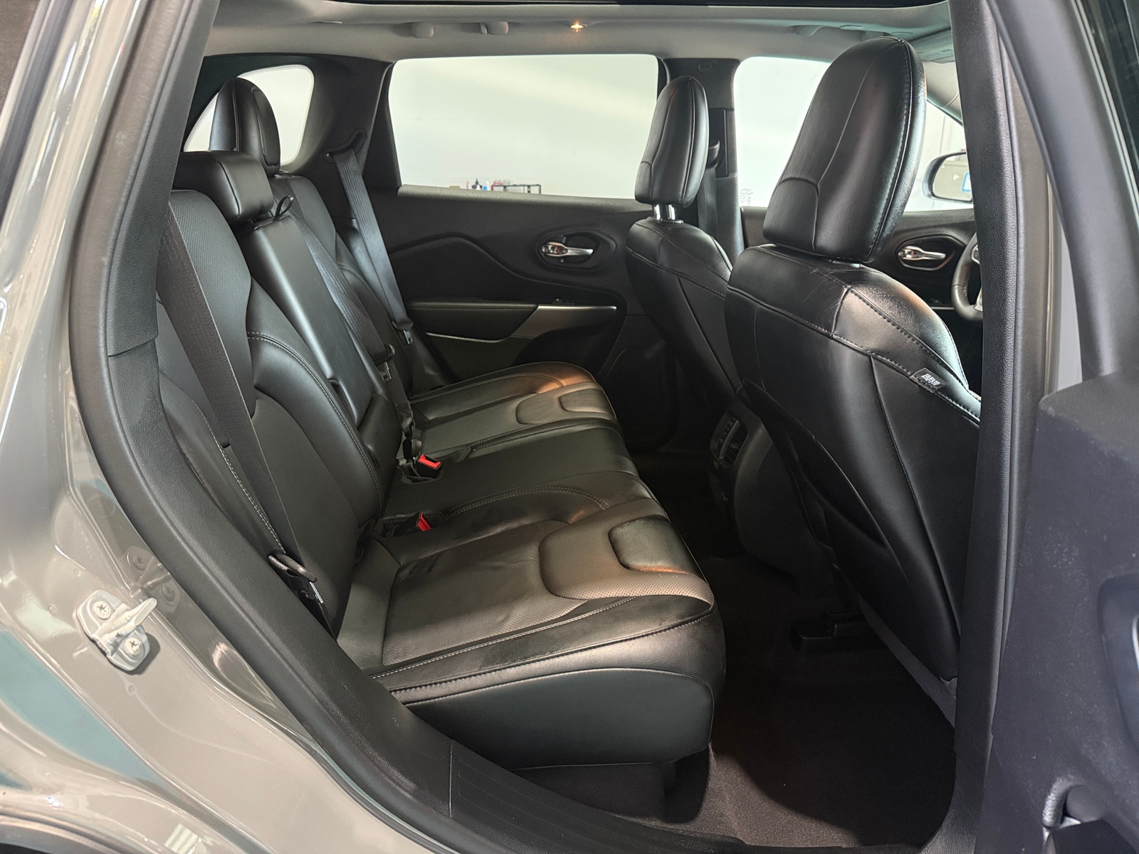 Thumbnail: 2022 Jeep Cherokee - 5
