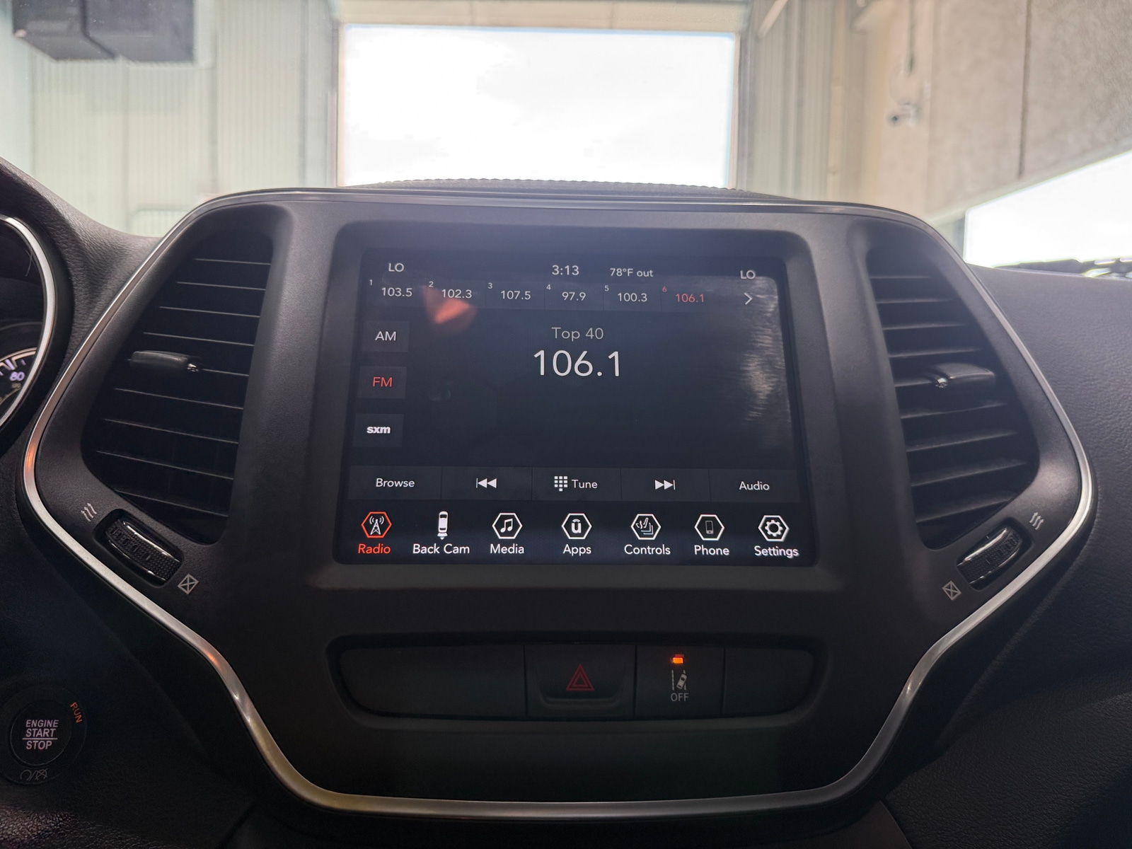 Thumbnail: 2022 Jeep Cherokee - 3
