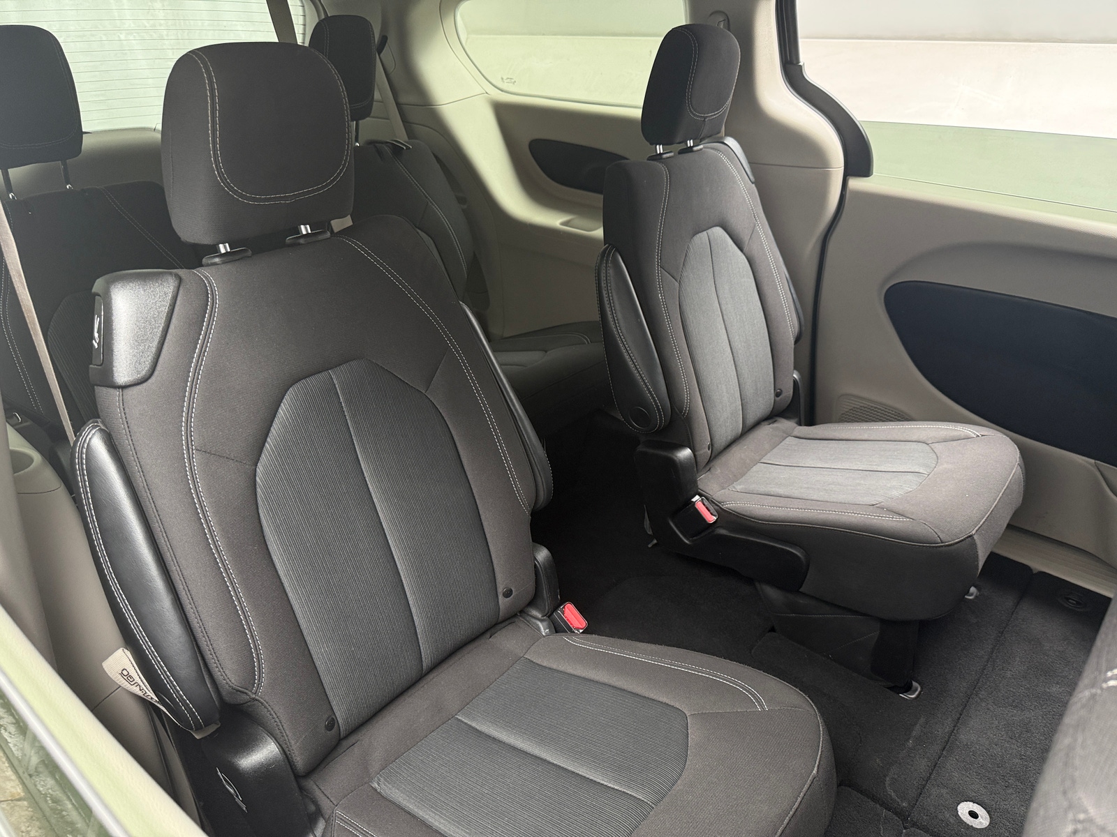 Thumbnail: 2023 Chrysler Voyager - 6
