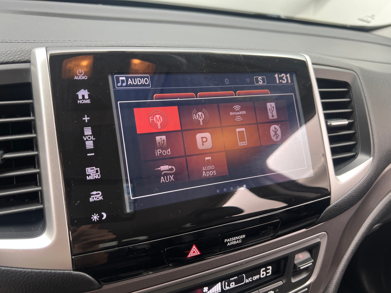 Thumbnail: 2017 Honda Pilot - 3
