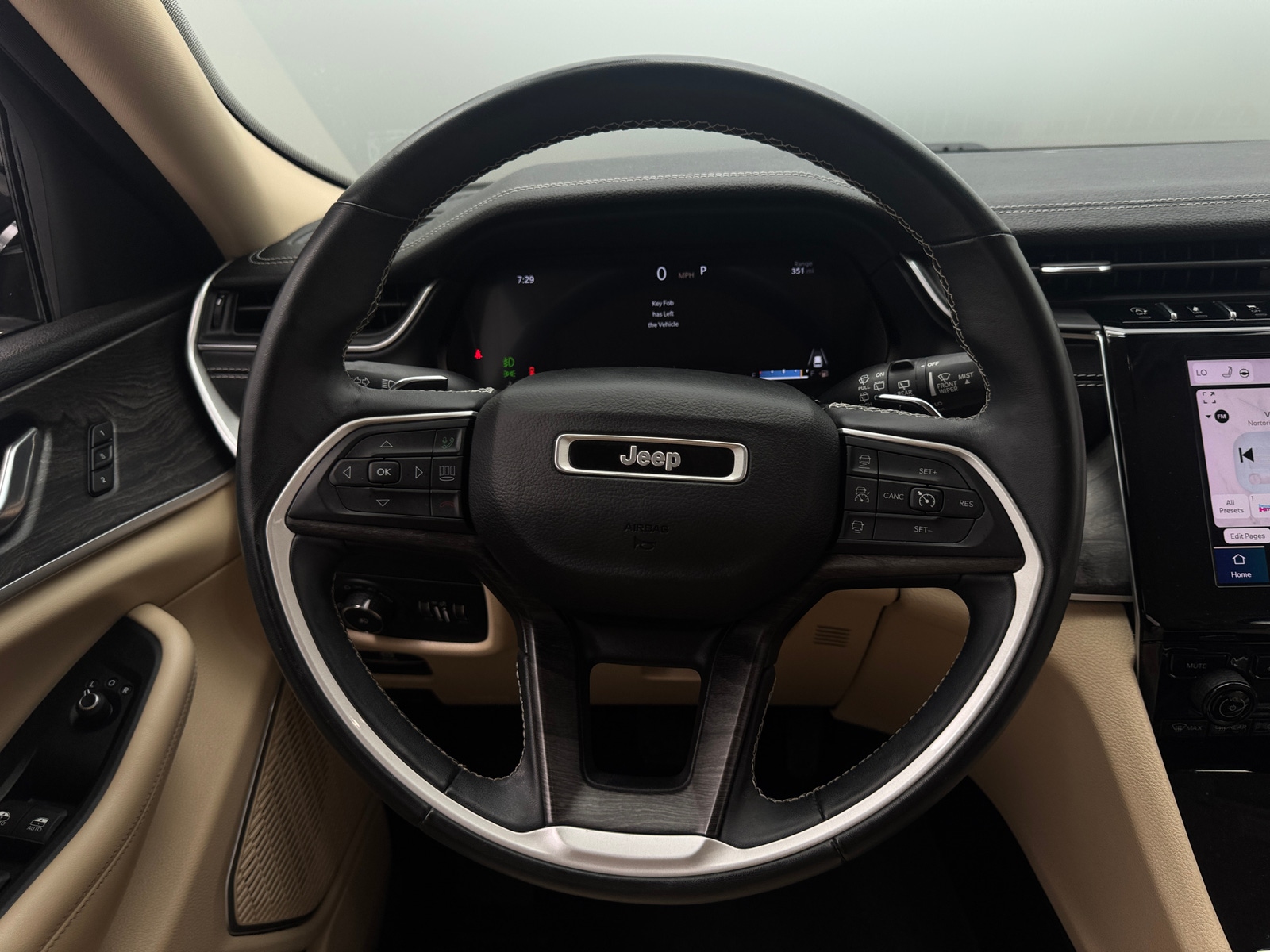 Thumbnail: 2022 Jeep Grand Cherokee - 4