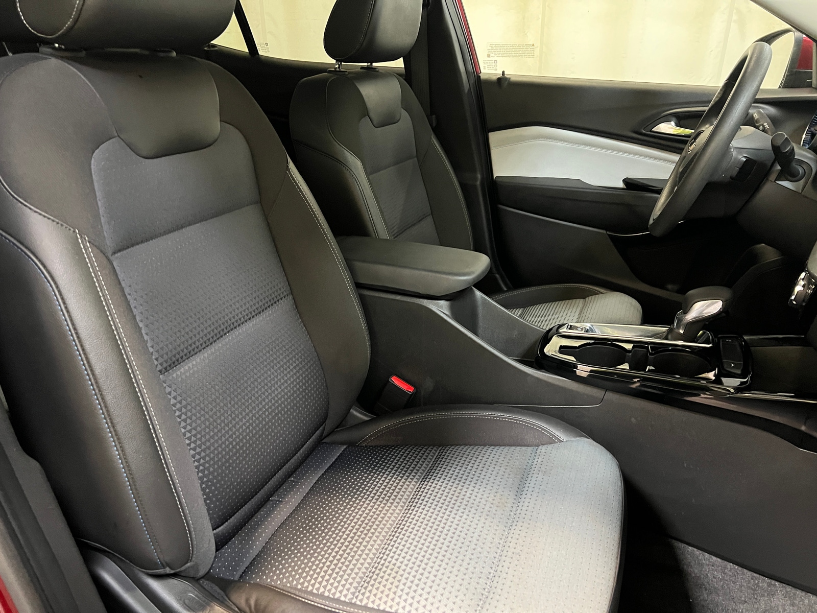 Thumbnail: 2025 Chevrolet Trax - 2