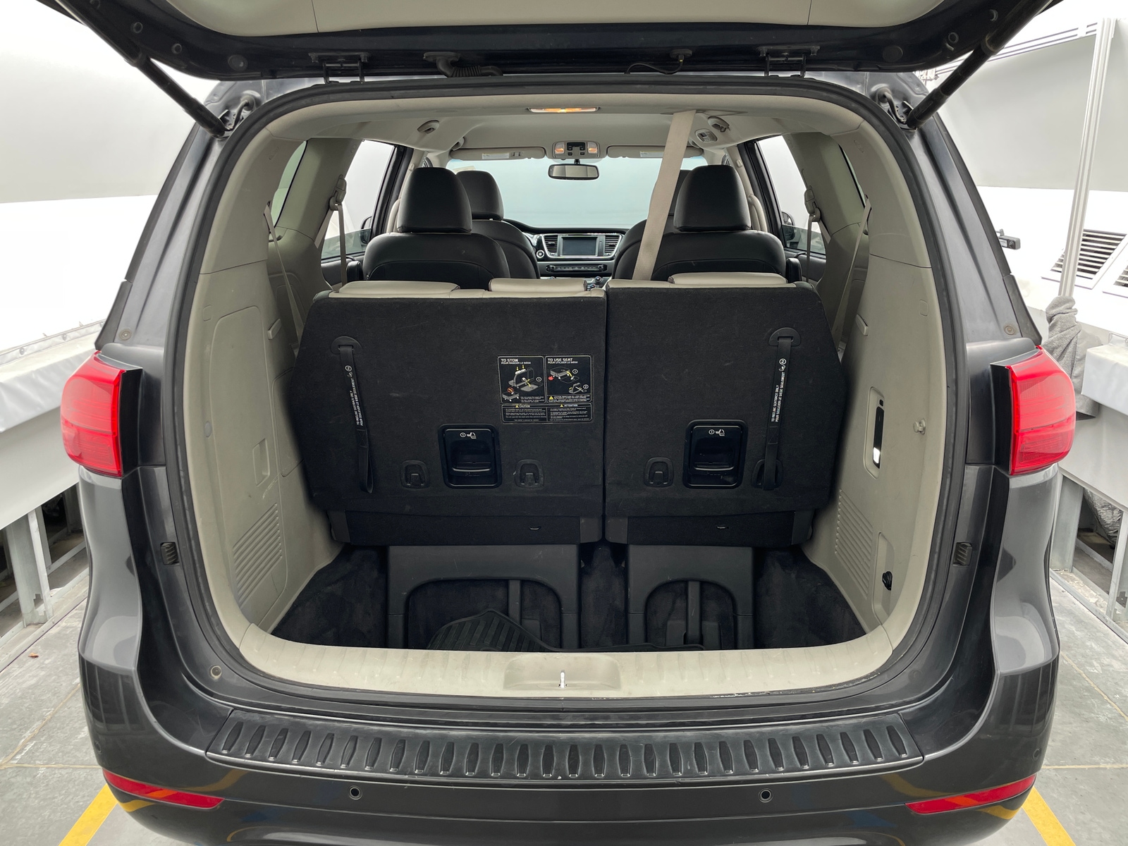 Thumbnail: 2018 Kia Sedona - 6