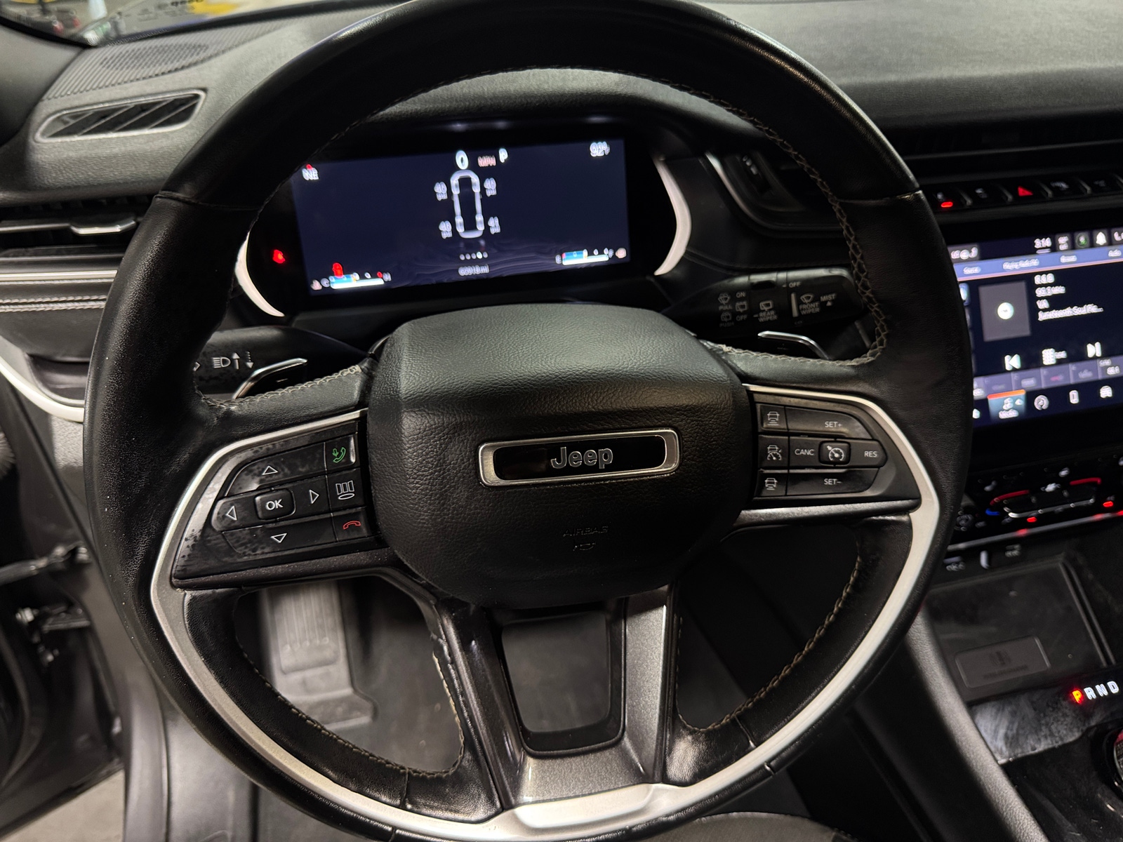 Thumbnail: 2022 Jeep Grand Cherokee L - 4