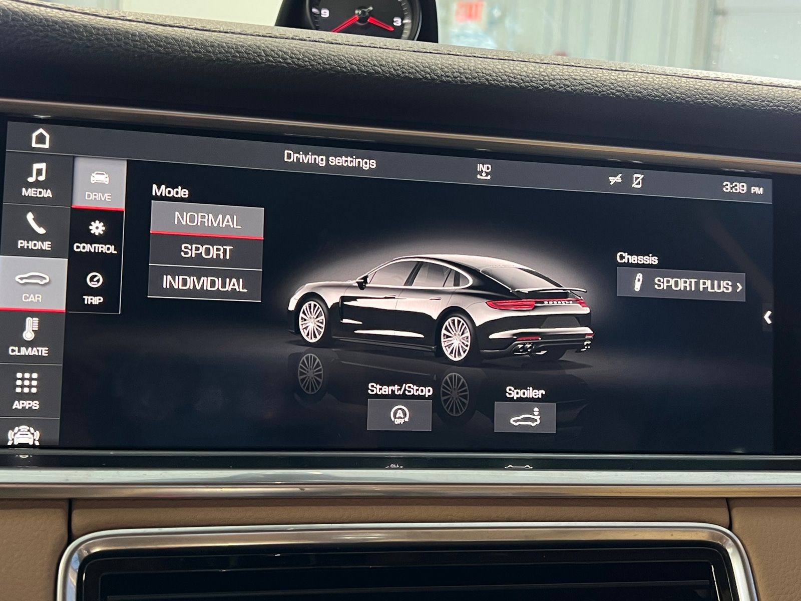 Thumbnail: 2018 Porsche Panamera - 3