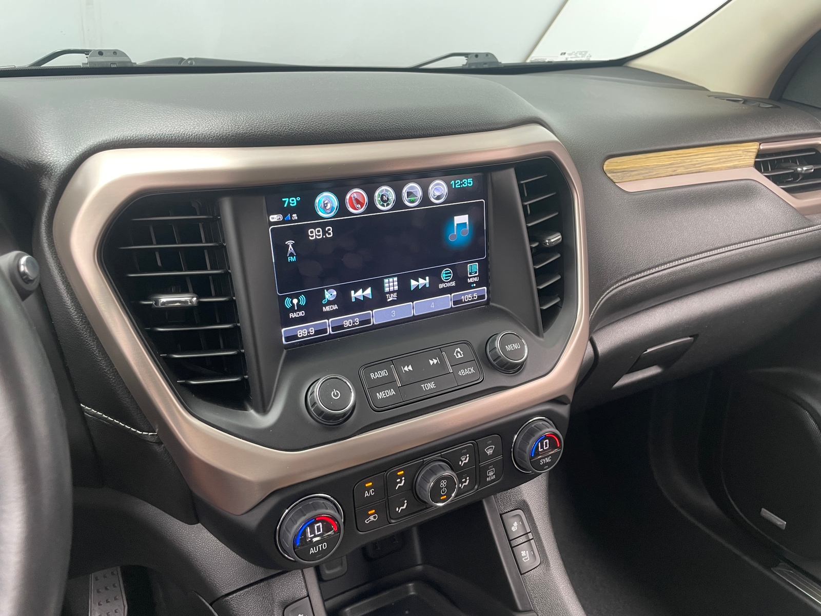 Thumbnail: 2018 GMC Acadia - 3