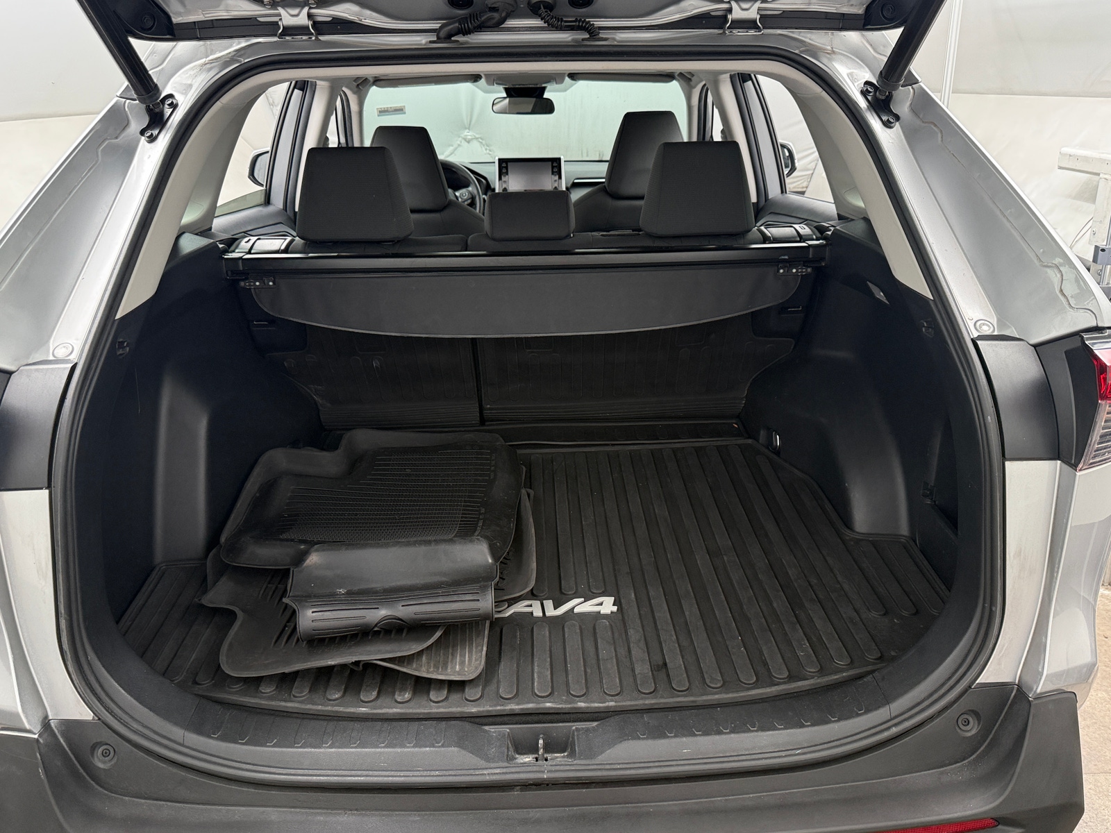 Thumbnail: 2021 Toyota RAV4 - 7