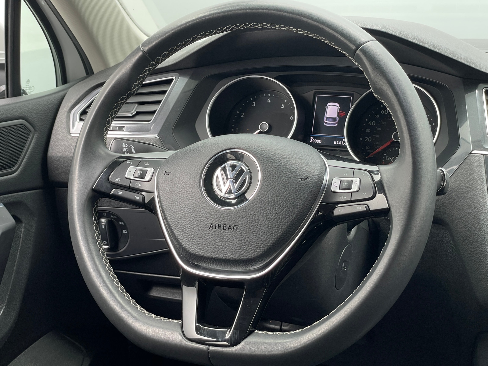Thumbnail: 2021 Volkswagen Tiguan - 4