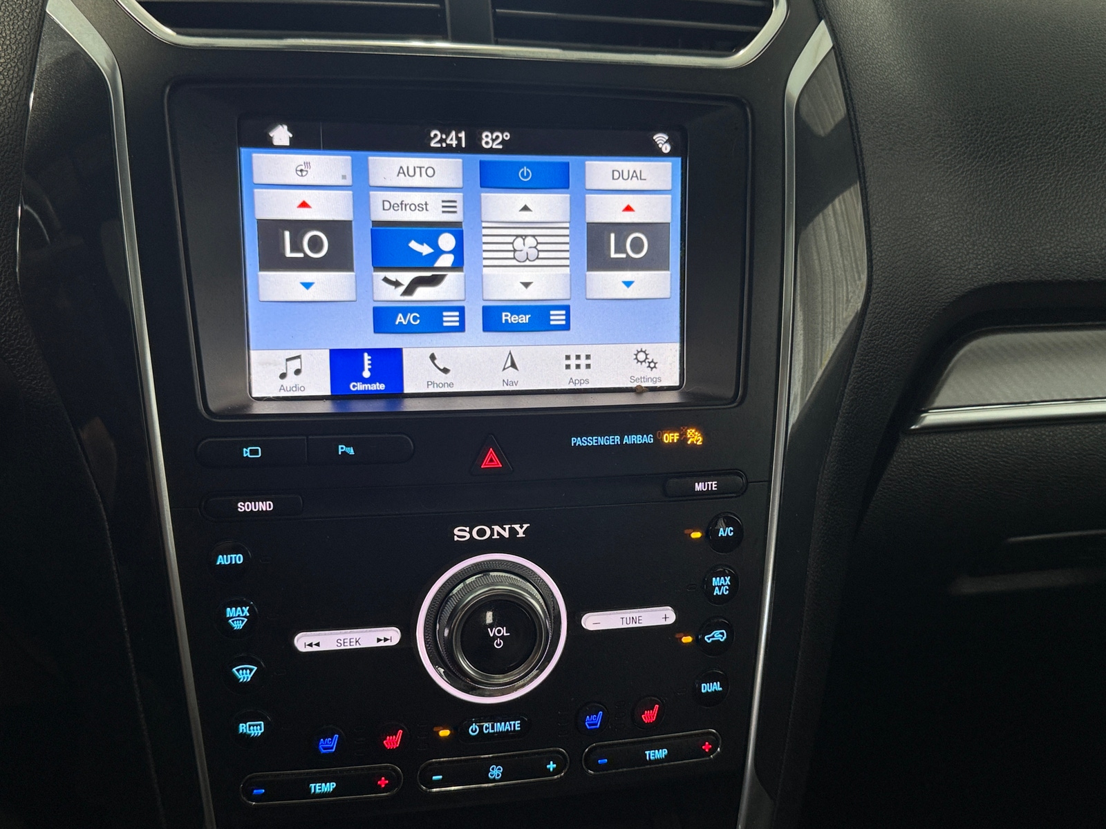 Thumbnail: 2019 Ford Explorer - 3