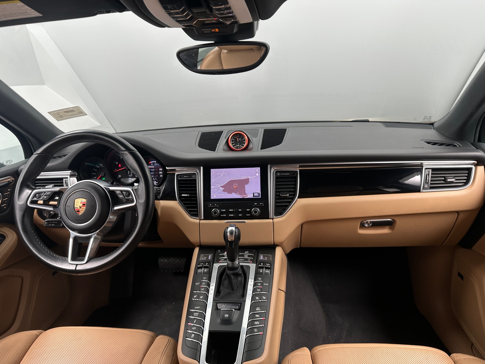Thumbnail: 2018 Porsche Macan - 2