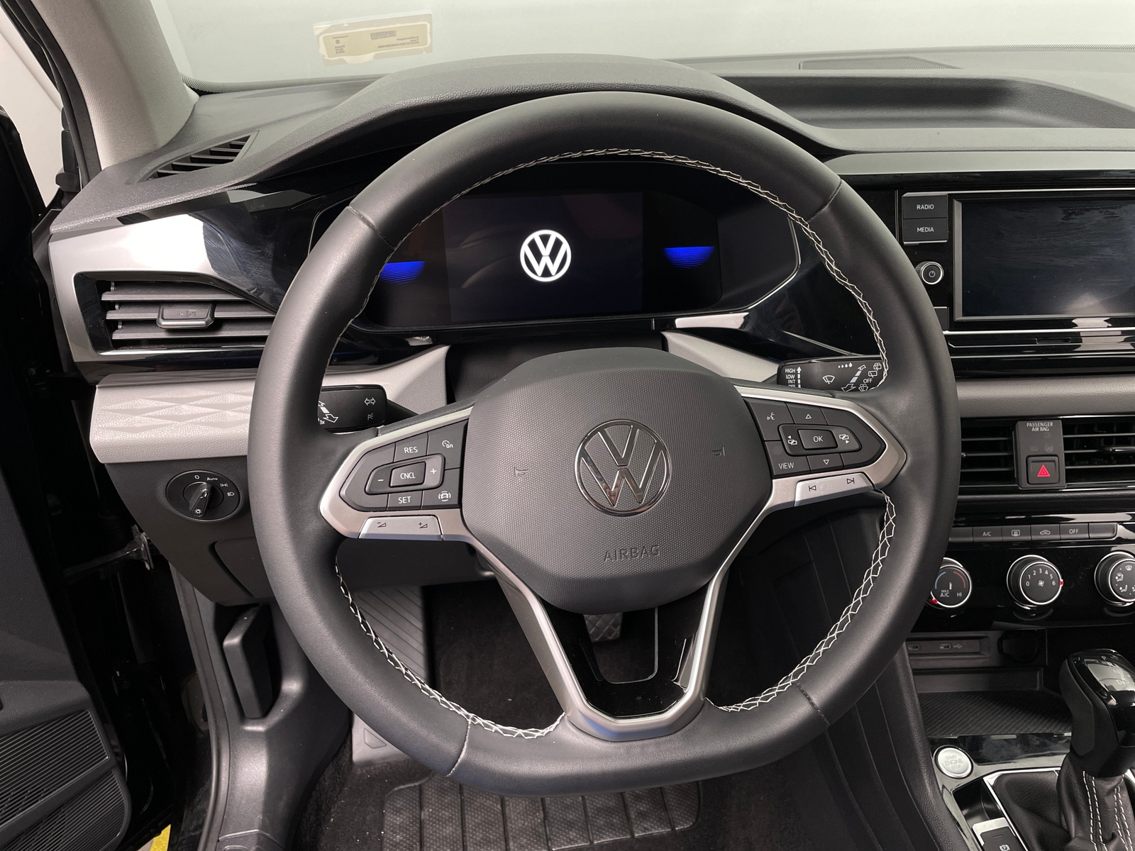 Thumbnail: 2023 Volkswagen Taos - 5