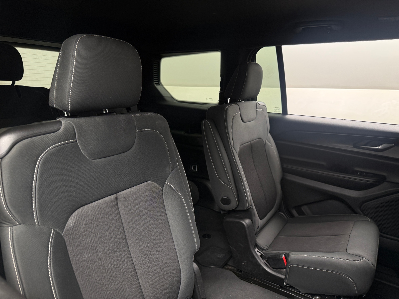 Thumbnail: 2024 Jeep Grand Cherokee L - 6