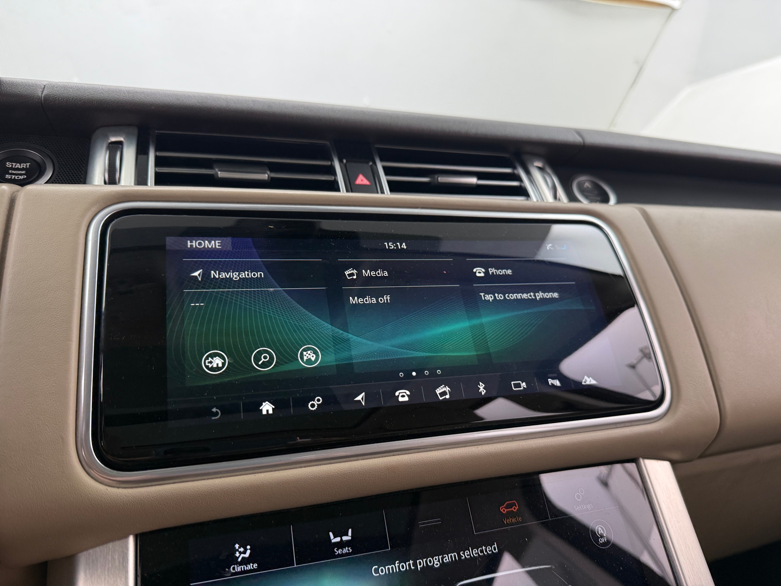 Thumbnail: 2019 Land Rover Range Rover - 3