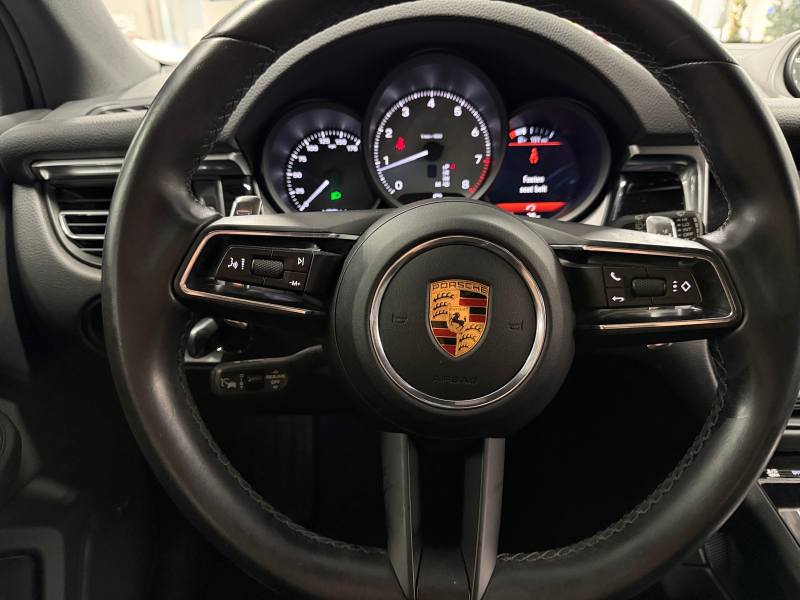 Thumbnail: 2022 Porsche Macan - 4