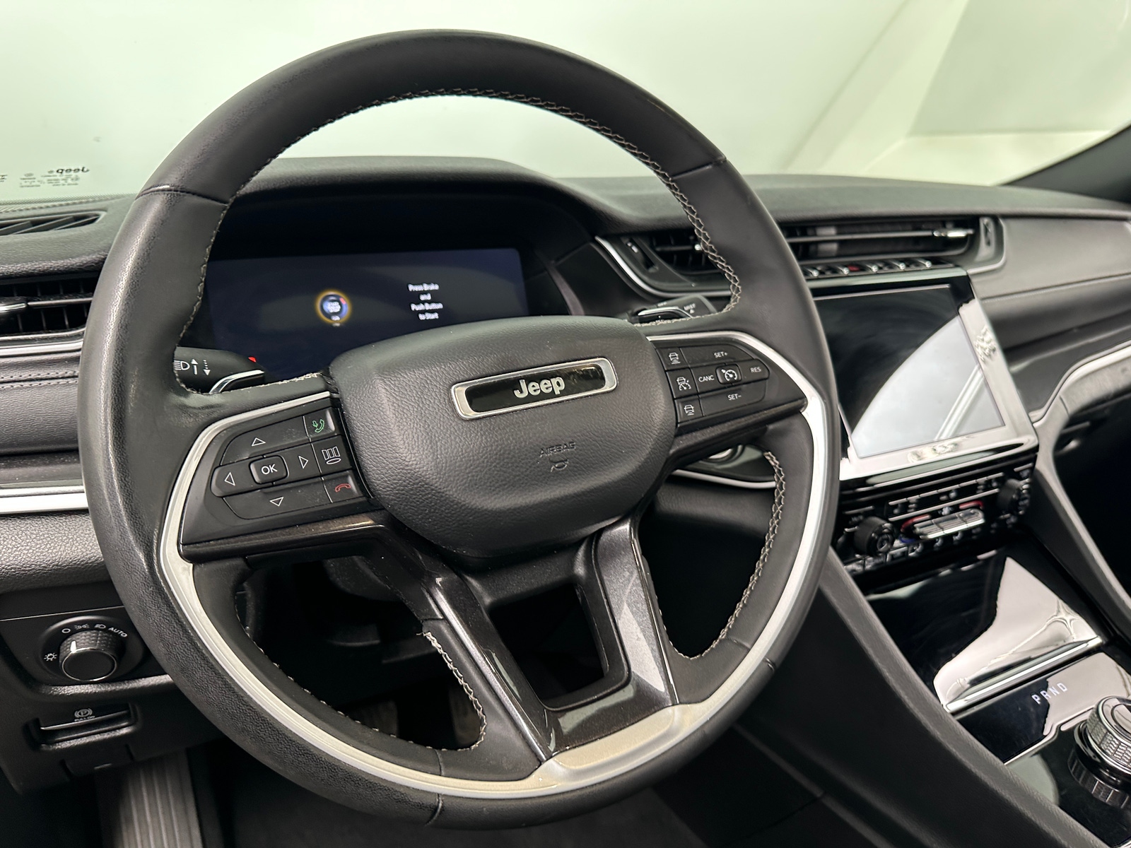 Thumbnail: 2023 Jeep Grand Cherokee L - 4