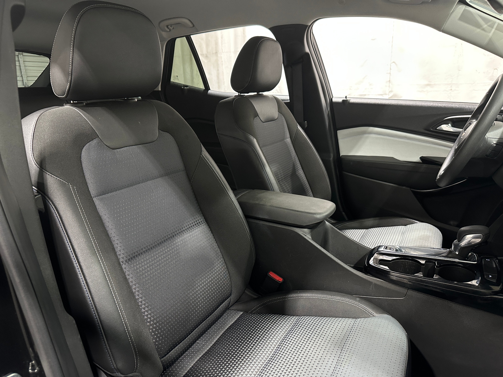 Thumbnail: 2025 Chevrolet Trax - 2